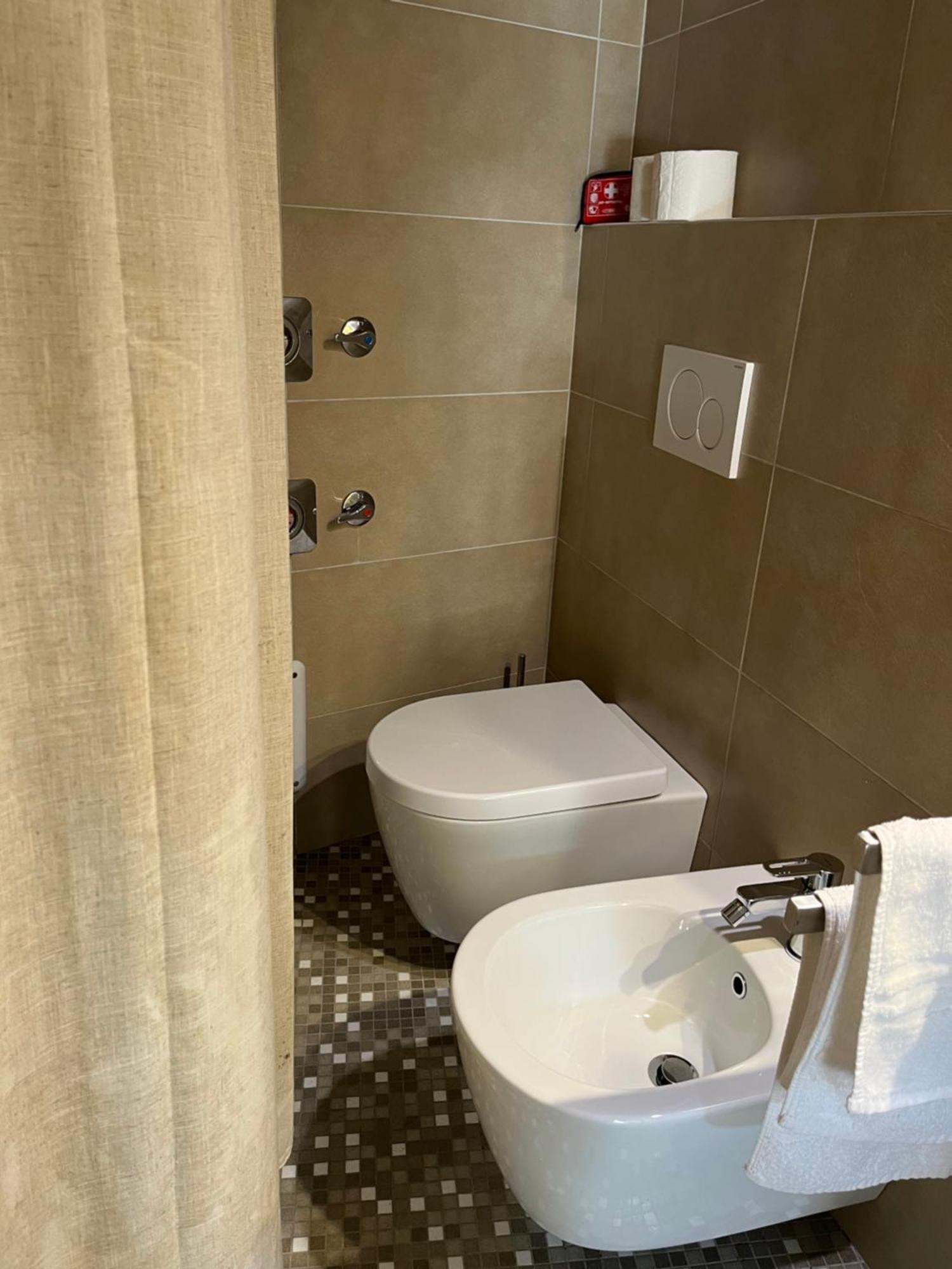 Ground Stone Apartment บารี ภายนอก รูปภาพ